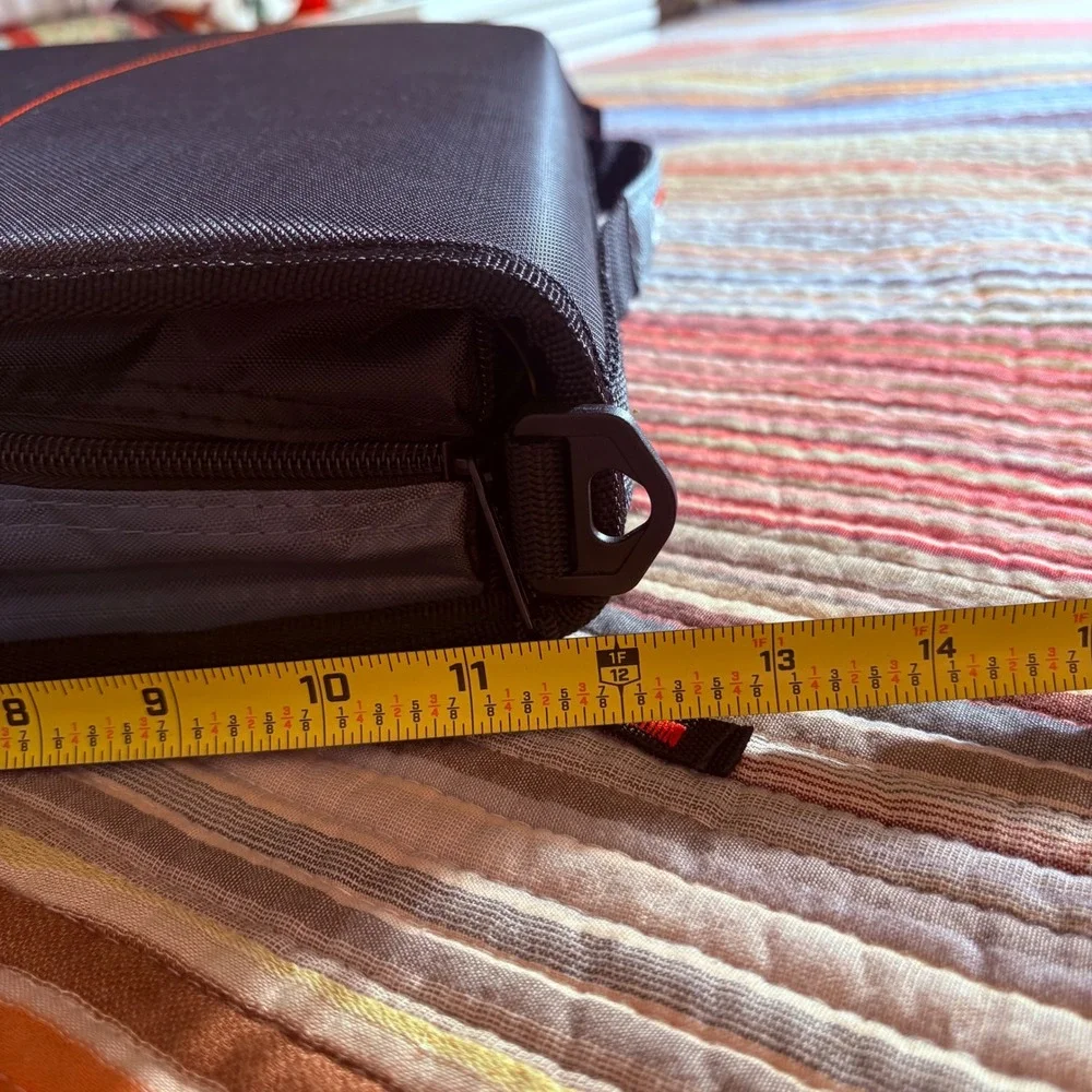 Case-it Zipper Binder Unisex OS Black Red Excellent 3-Ring Laptop Sleeve Strap